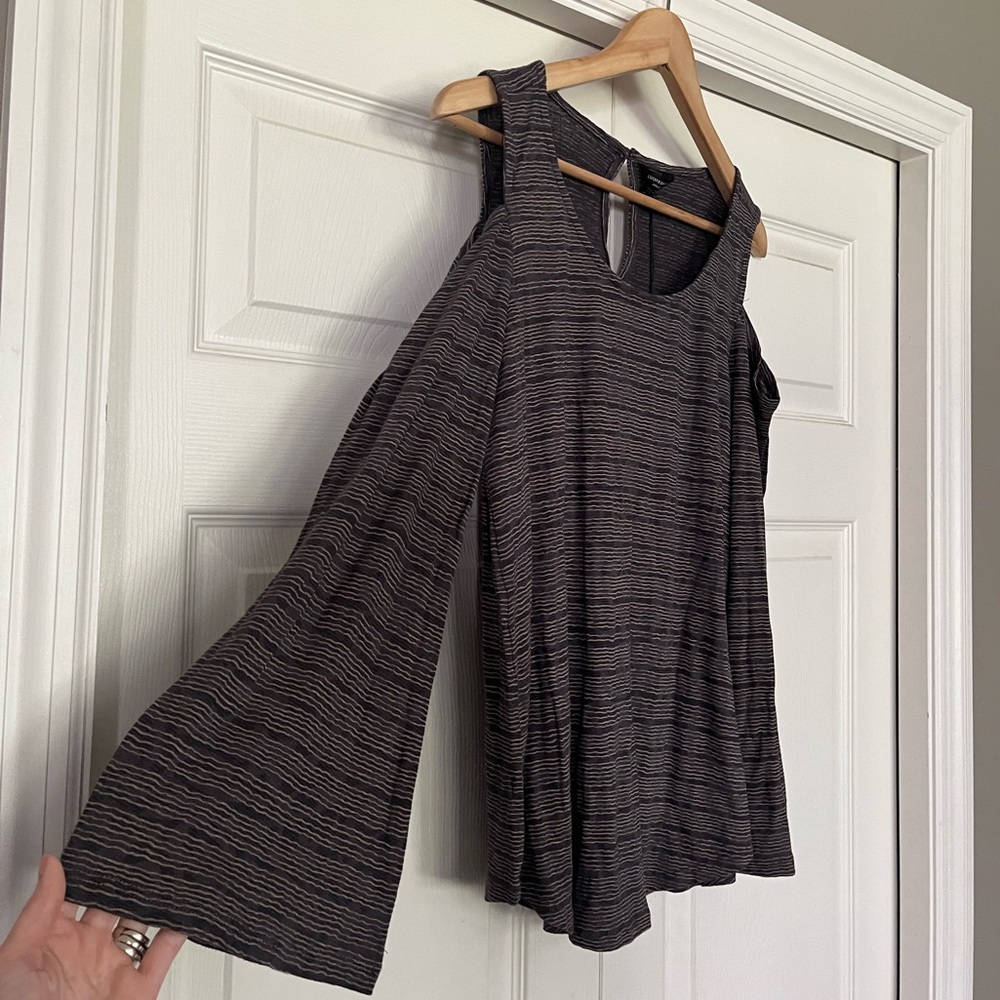 {Lucky Brand} Striped Cold Shoulder Bell Long Sleeve Top - Women's Medium - NWT